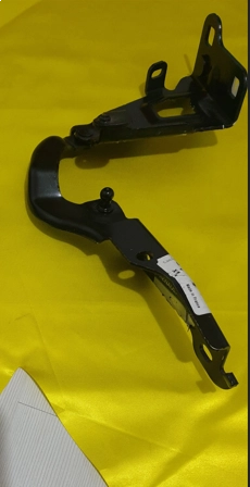 resimler/genel/Trafic 3-III Motor Kaput Menteşesi Sol 2013-> 654010551R -Renault Mais